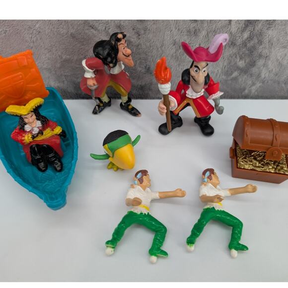 Peter Pan, Jack & the Neverland Pirate captain hook parrot peter & wendy Disney - Picture 1 of 15
